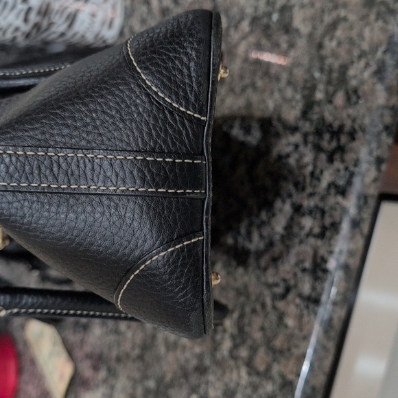 Dooney & Bourke  Large Black Leather purse - Picture 4 of 10